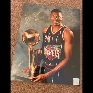 Hakeem olajuwon autographed photo